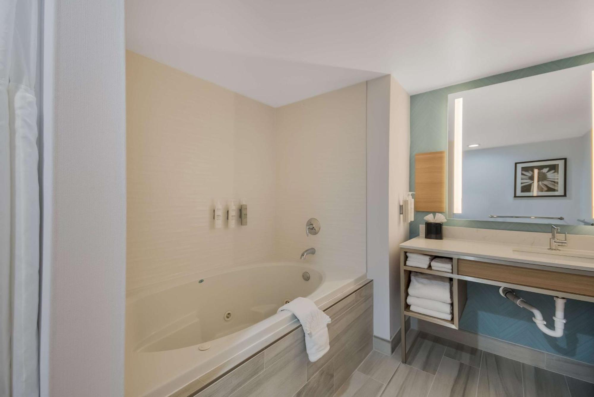 Hilton Garden Inn Oklahoma City Midtown Zewnętrze zdjęcie